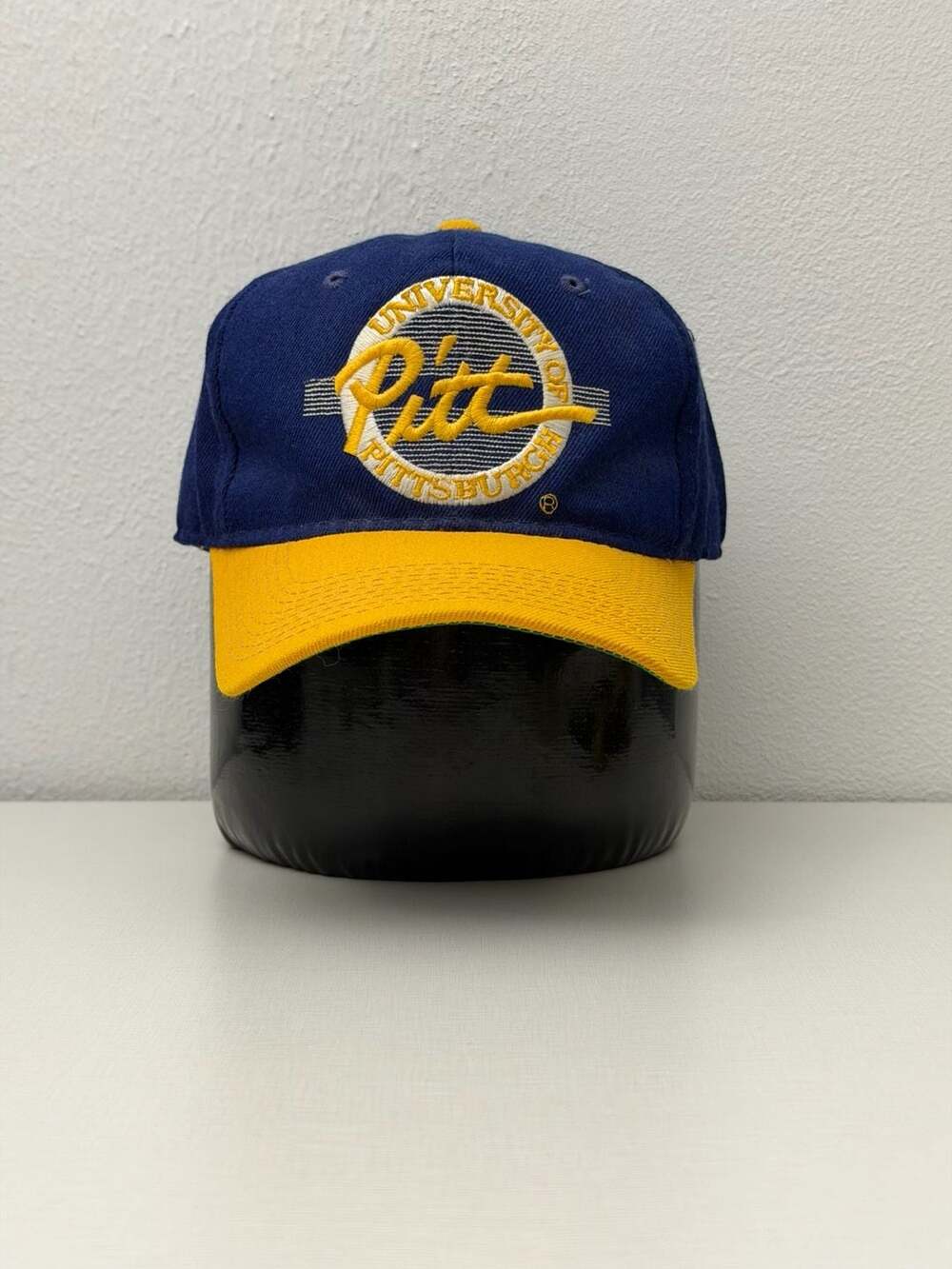 Vintage 90s Pitt Panthers University of Pittsburgh Round Logo The Game Fitted 7